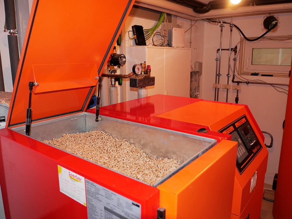 Palletheizung2 bei Elektro Robert Kramer Meisterbetrieb in Wörth