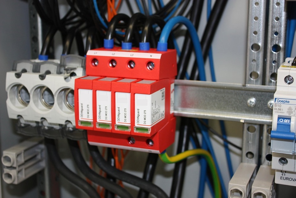 U berspannungsschutz bei Elektro Robert Kramer Meisterbetrieb in Wörth